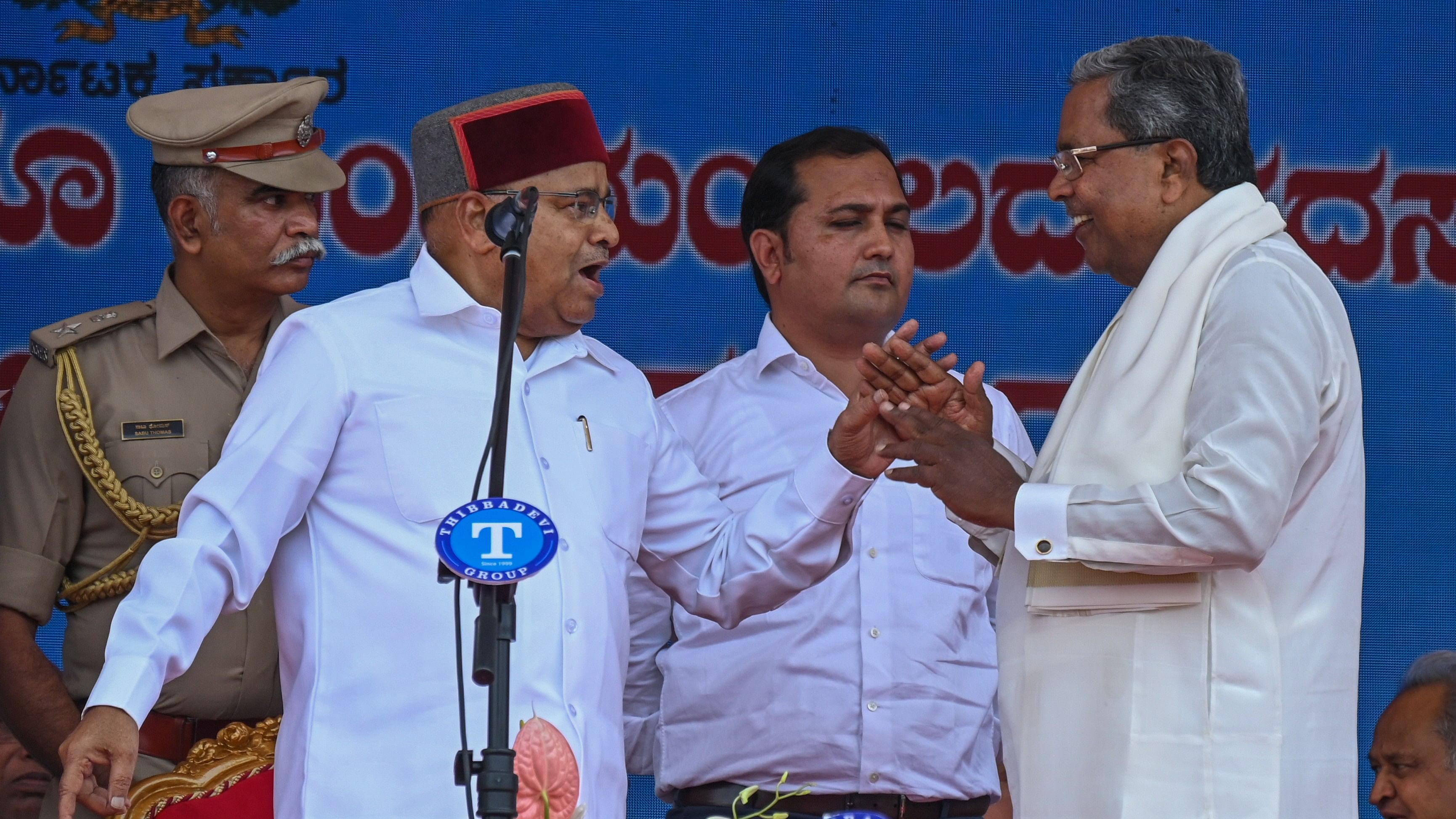 <div class="paragraphs"><p>A file image of Thaawarchand Gehlot (left) and Siddaramaiah</p></div>